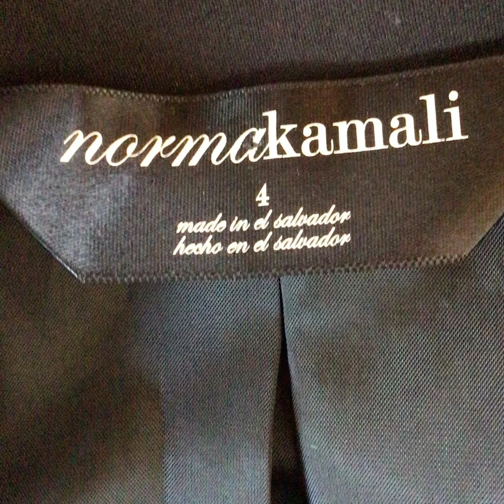 Norma Kamali Black single breasted blazer, Size 4, New - Picture 9 of 9